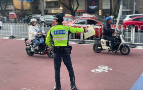 广州交警,确保交通安全与畅通