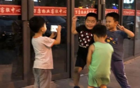 娱乐吃瓜的头像男生,头像男生版，趣味演绎娱乐圈风云”